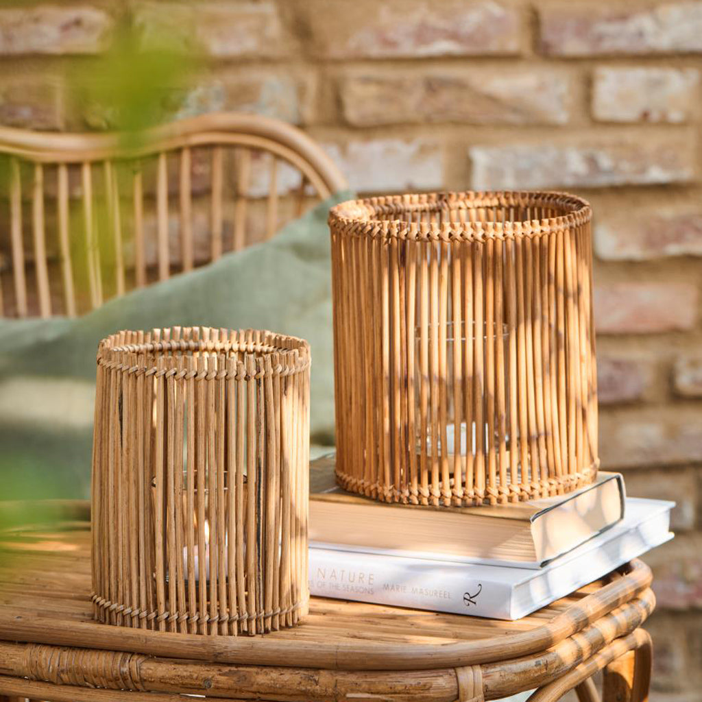 IB Laursen Kerzenglas Windlicht "Hurricane" mit Glaseinsatz Rattan Natur 19cm - Wohnen auf dem Land