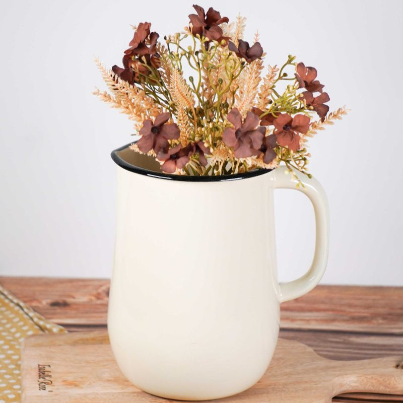 Metallene Emaille-Kanne "Emilie" von Isabelle Rose, cremefarbene 2,5l Vase für die Küche, mit elegantem Design
