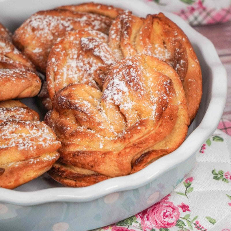 Auflaufform Backen Schale "Polka Dots" Keramik Mittel 27cm - 2 Farben - Wohnen auf dem Land