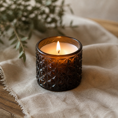 Kerzenglas Amber Glow Braun Freisteller im Landhausstil