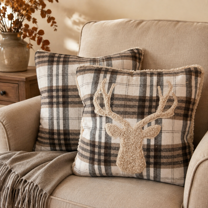 Kissen 2er Set Hirsch in Beige in Wohnambiente