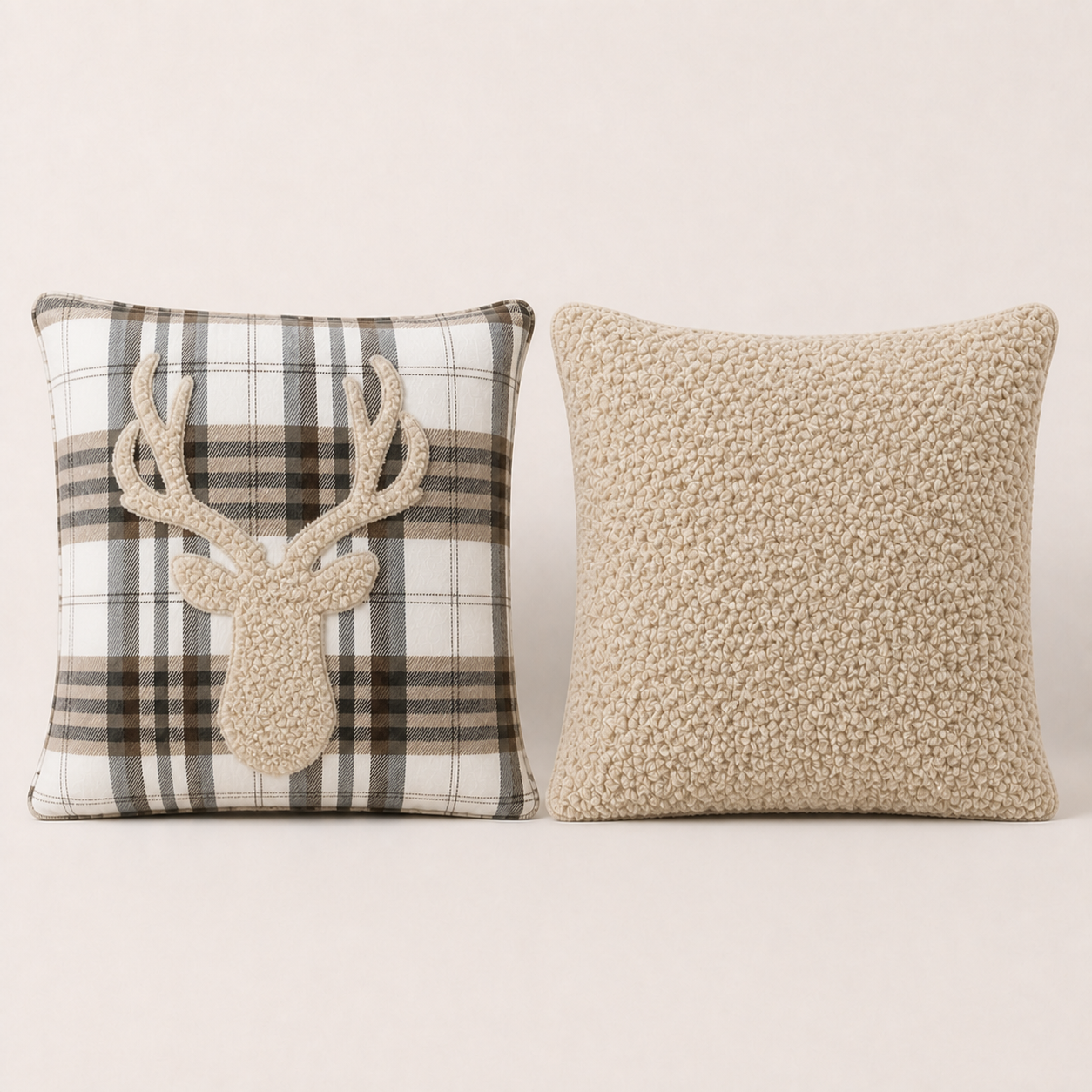 Kissen Hirsch Karo Variante Beige – Vorderseite mit hellem Hirsch und hellbeige grobe Teddy-Rückseite
