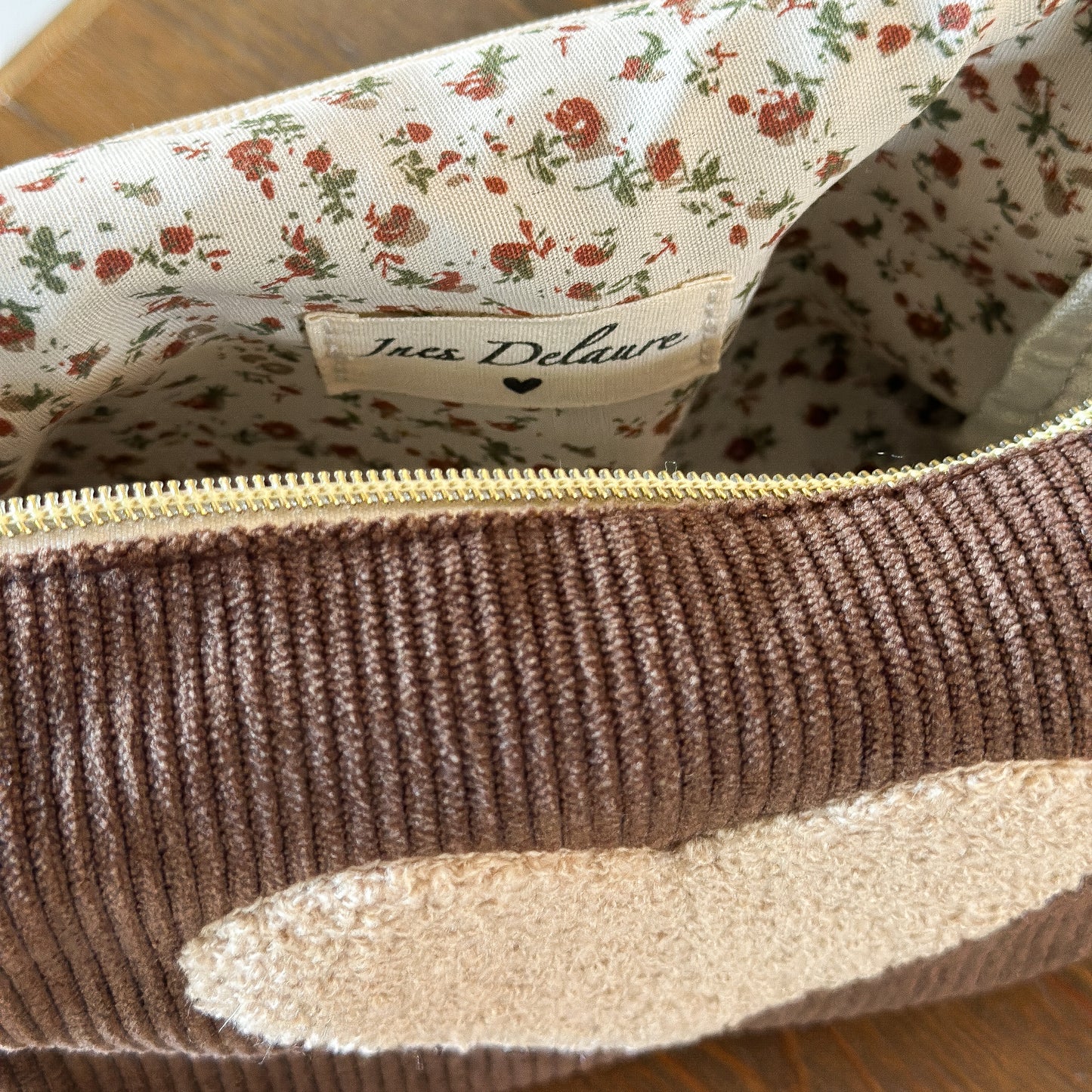 Kosmetiktasche Herzstück mit goldfarbenem Reißverschluss