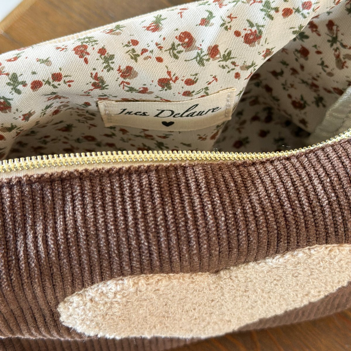Kosmetiktasche Herzstück mit goldfarbenem Reißverschluss