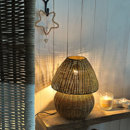Tischlampe Pilz Leuchte "Sabrinas Edition" von Light & Living, naturbraunes Rattan, 35cm Höhe, inklusive Design-LED.