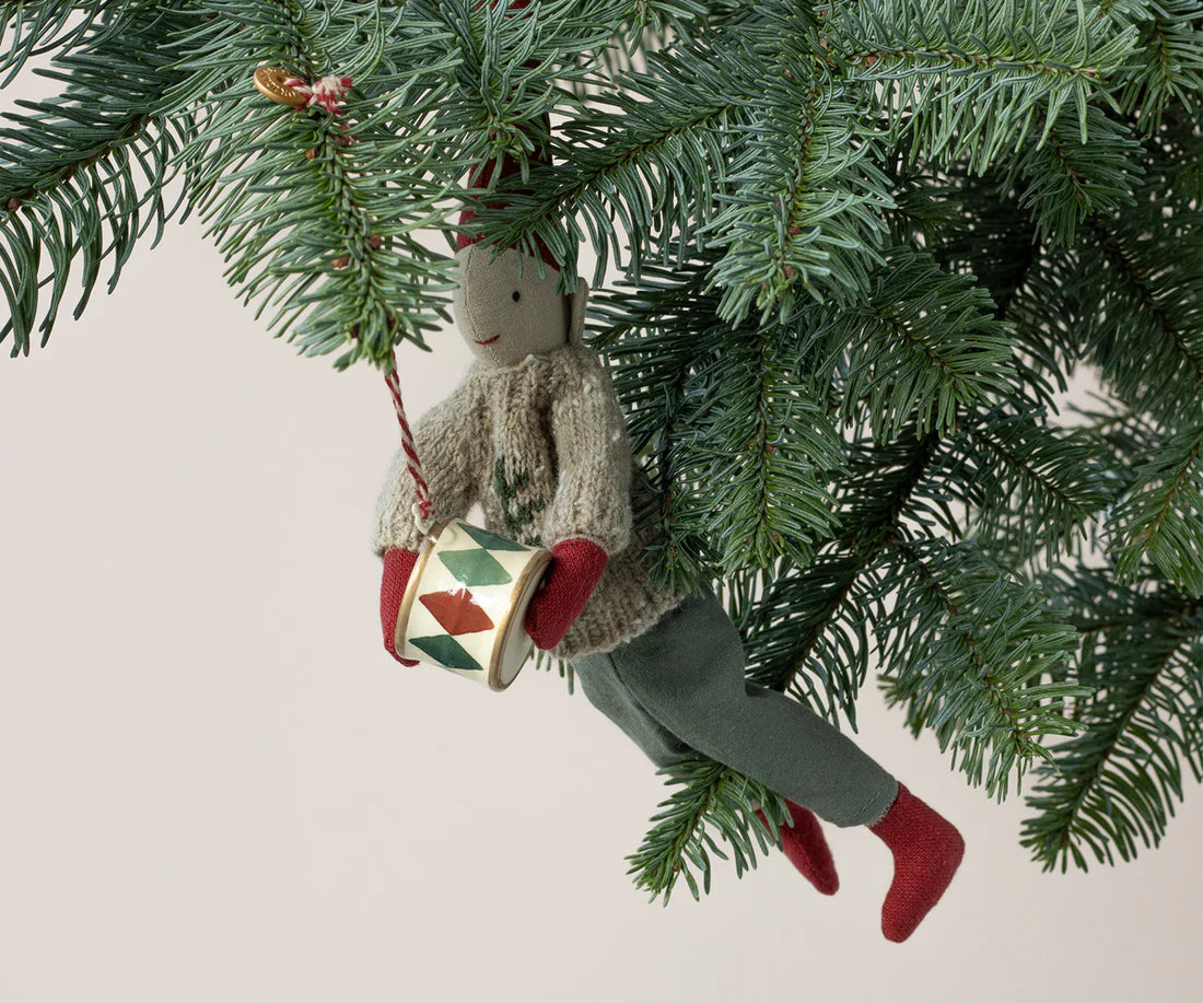 Maileg Anhänger Ornament "Kleine Trommel" Metall klassisches Grün - Wohnen auf dem Land