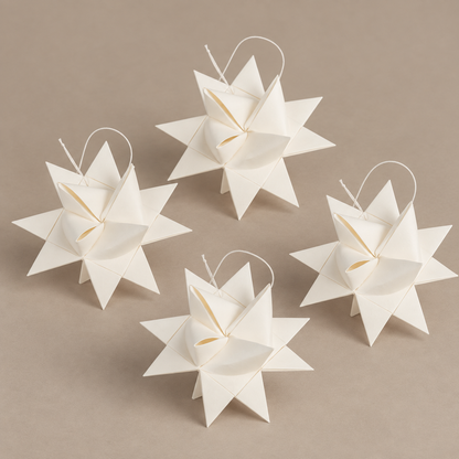 Fröbelsterne „Winterfalten“ mittel Papier Weiß 10,5cm 4er-Set – andere Perspektive