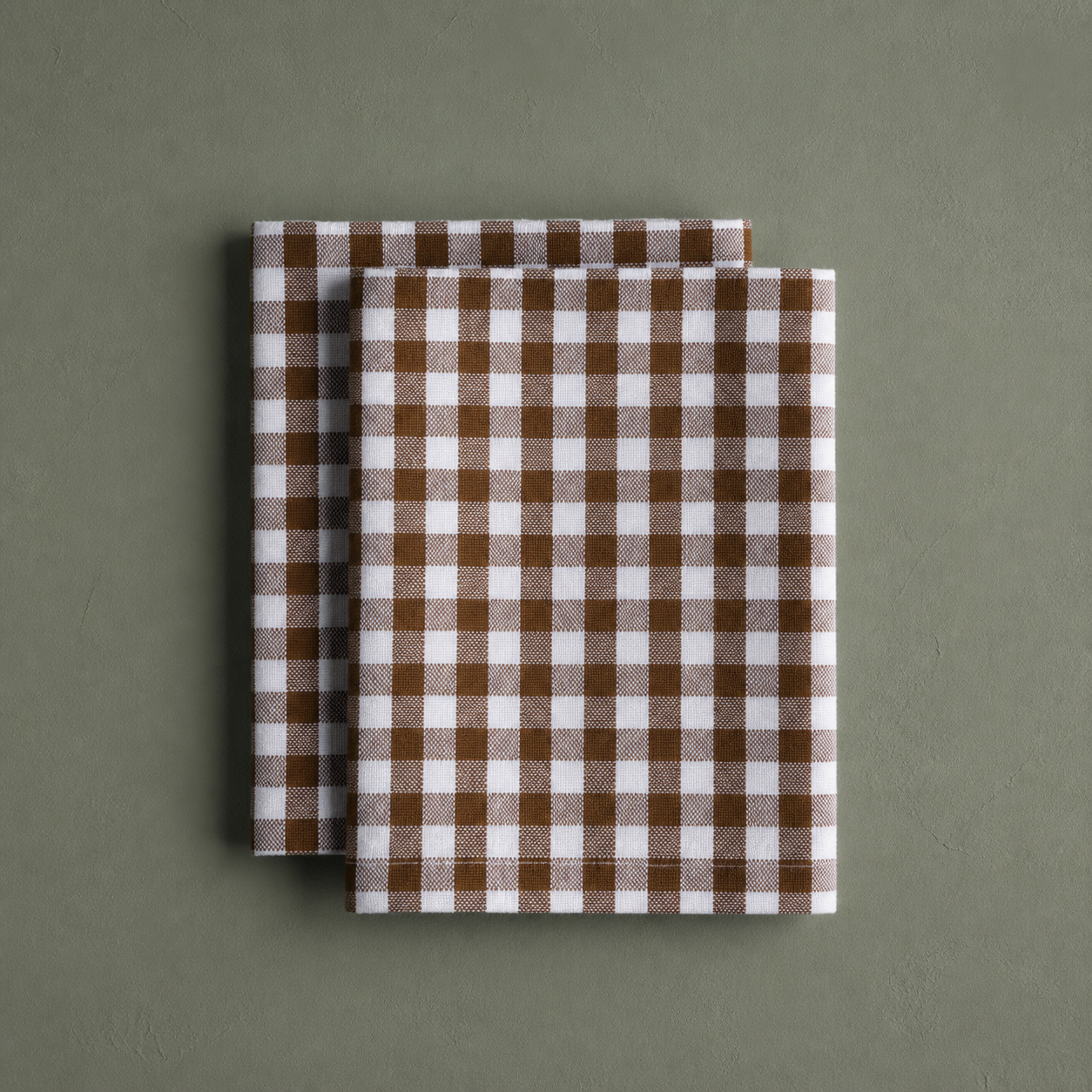 Zwei Stoffservietten Rutan mit braun-weißem Karomuster, 45 x 45 cm