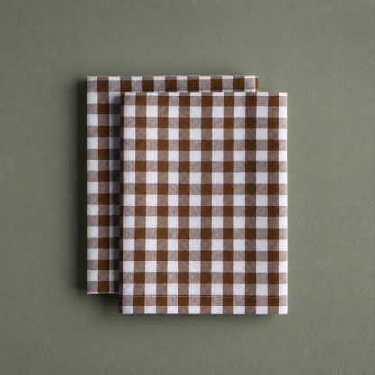 Zwei Stoffservietten Rutan mit braun-weißem Karomuster, 45 x 45 cm