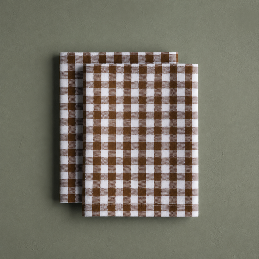 Zwei Stoffservietten Rutan mit braun-weißem Karomuster, 45 x 45 cm