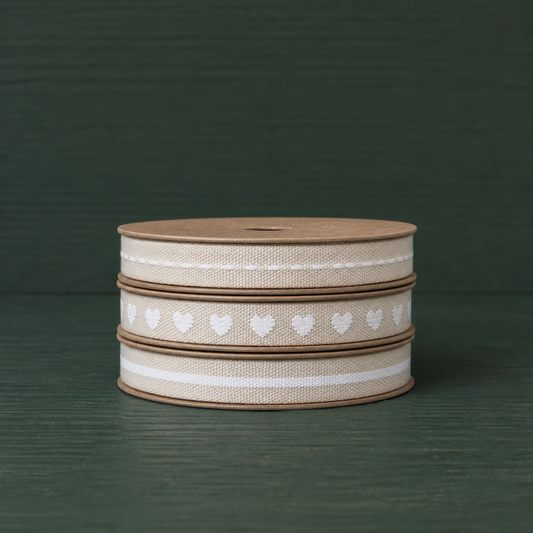Dekoband-Set Soft Romance, drei cremefarbene 10-mm-Bänder mit weißen Mustern