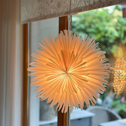 Leuchtstern 3D Aufhänger "Schneestern" Papier LED Weiß 45cm - Wohnen auf dem Land