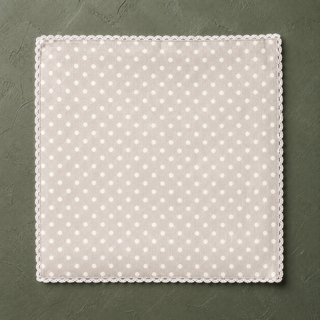 Stoffserviette mit Spitze "Dotty" Beige Punkte 40cm – 01 freisteller
