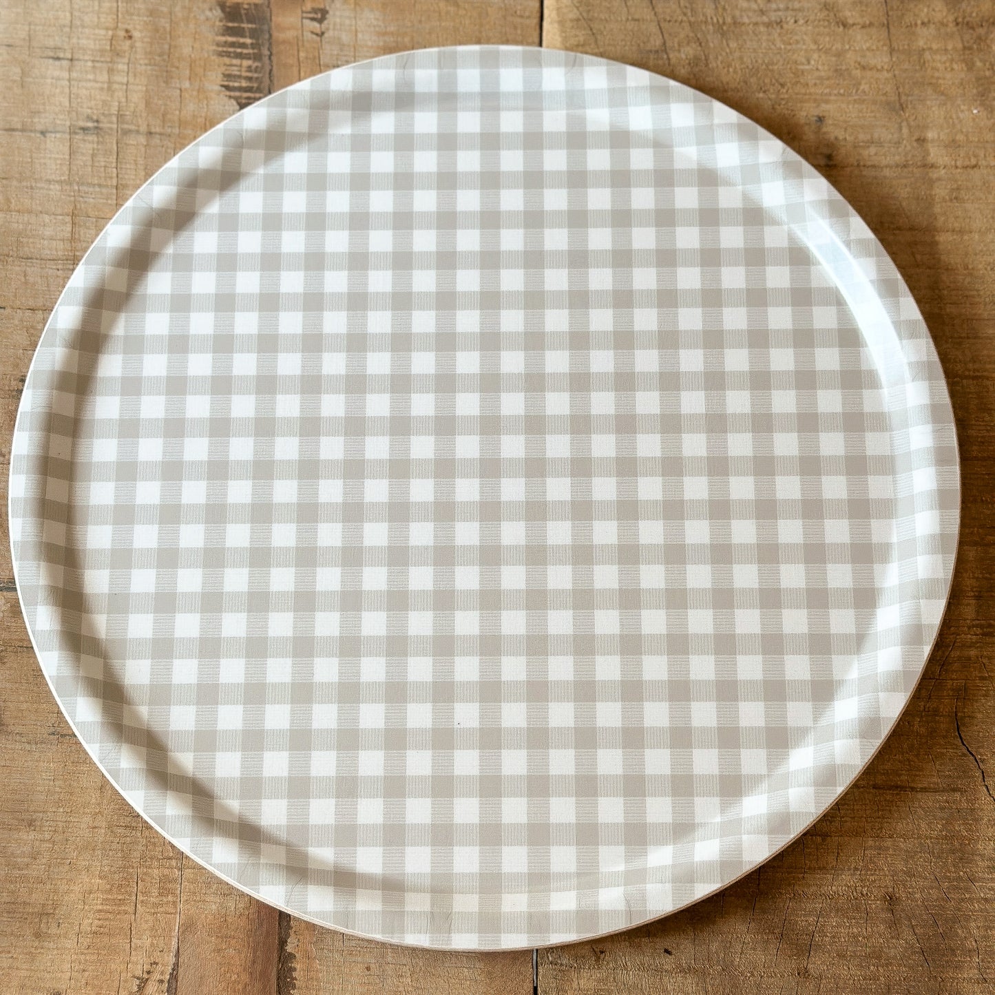 Tablett Schale "Rutan" Storefactory, graues Karo-Design, 38cm Durchmesser, aus Keramik für Dekoration und Servieren.