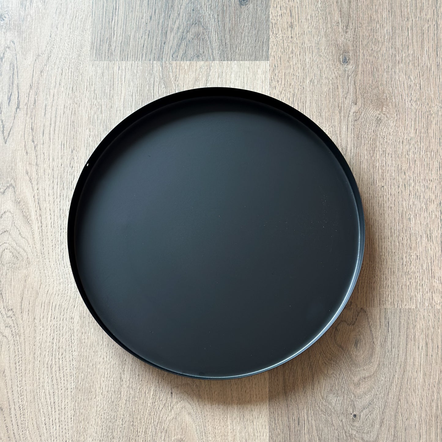 Schwarzes Metalltablett Noir rund 40 cm