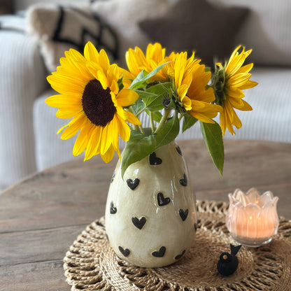 Vase Herzen „Florentine“ aus Dolomit-Keramik in Beige und Braun, 18 cm