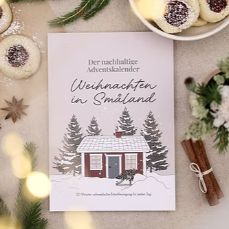 Buch "Weihnachten in Småland" von verblühmeinnicht, nachhaltiger Adventskalender, offene Buchseite mit weihnachtlichen Illustrationen