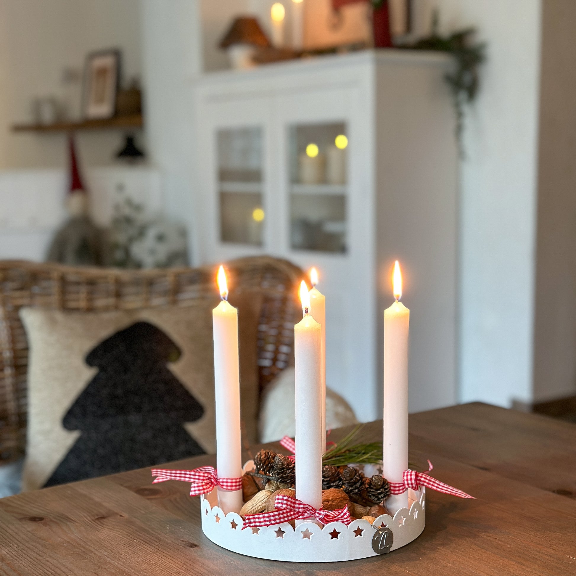 Kerzenhalter Schale "Sterne" Metall Rund Weiß 20cm - Wohnen auf dem Land
