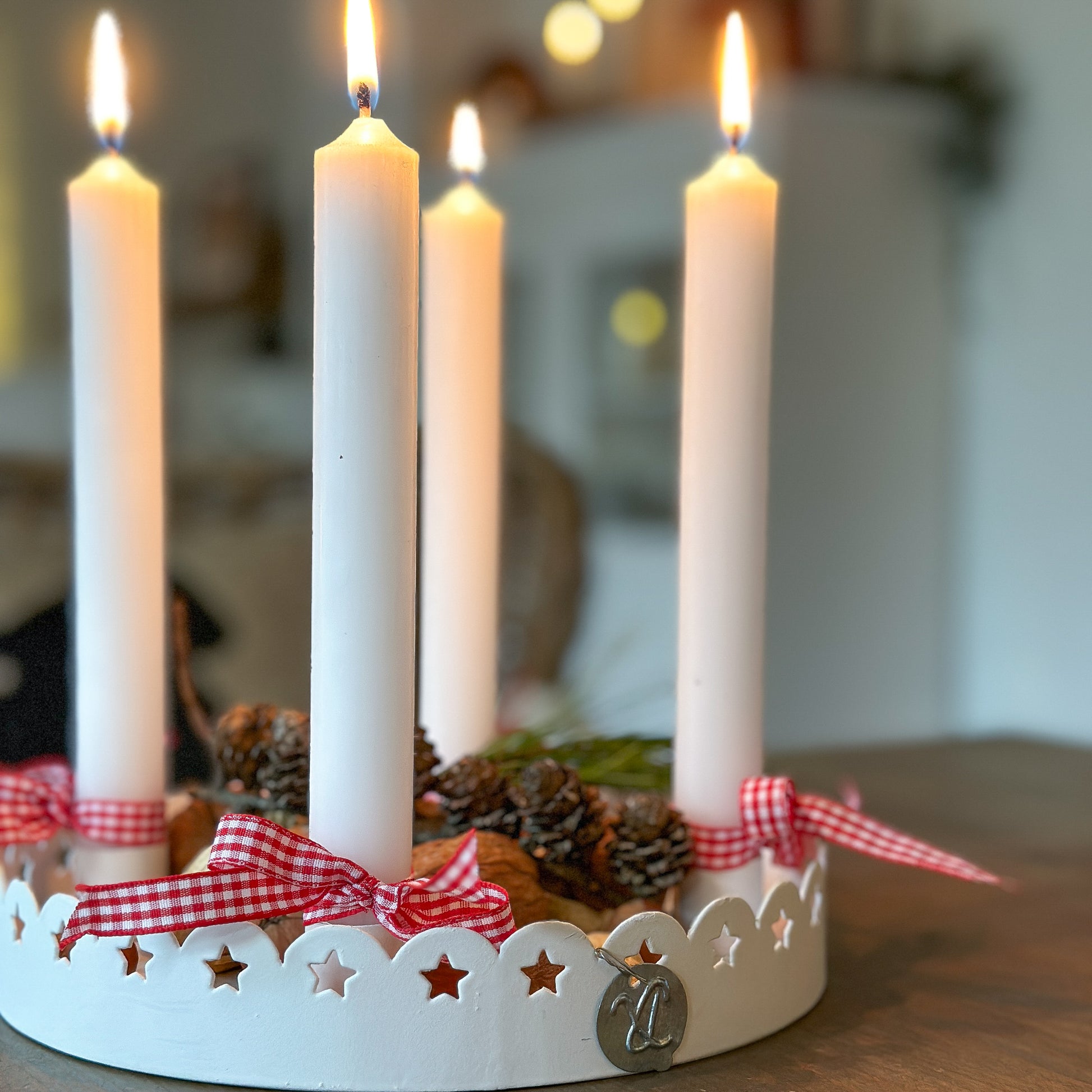Kerzenhalter Schale "Sterne" Metall Rund Weiß 20cm - Wohnen auf dem Land