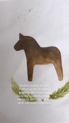 Gestern haben wir den Auftrag an die Druckerei gegeben. Wir freuen uns riesig auf unsere Karten…..🤎 Da steckt echte Arb
