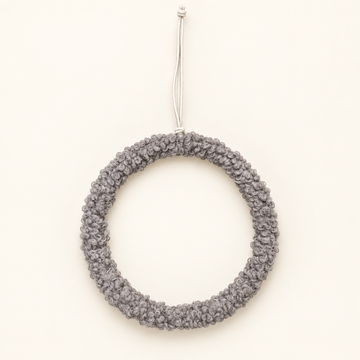 Fellring „Fenna“ zum Hängen 16cm – 2 Farben – freisteller braun