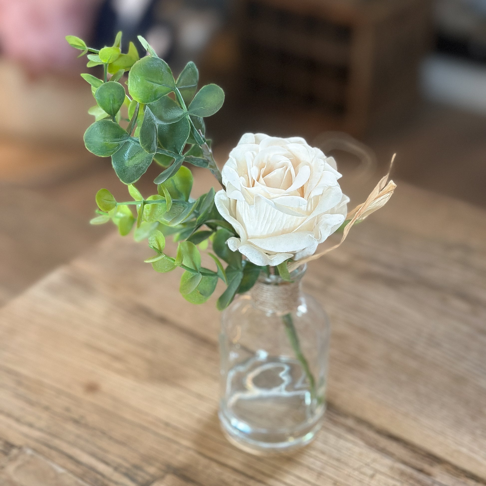 Blume in Glasvase "Rosengruß" künstlich weiß 22cm - Wohnen auf dem Land