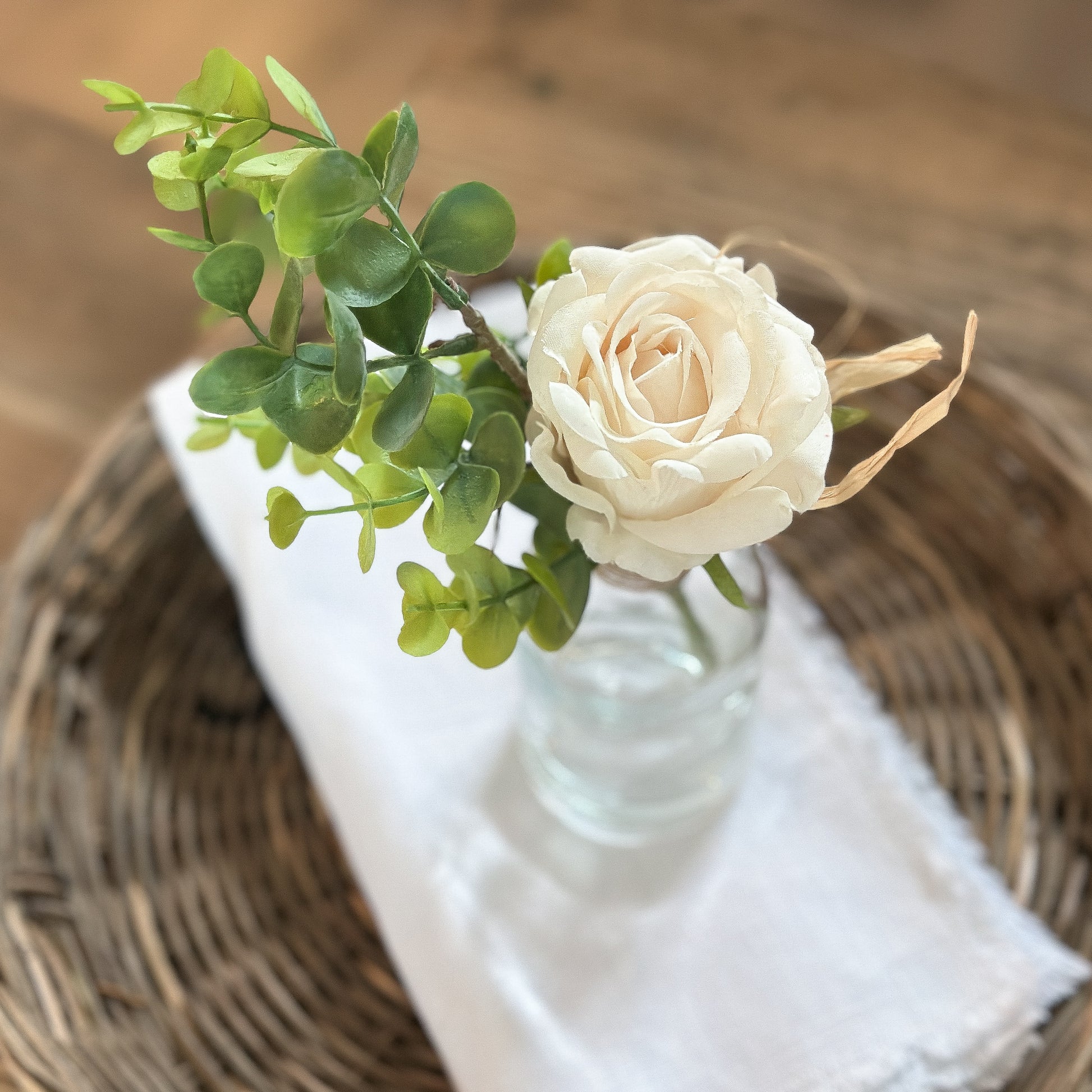 Blume in Glasvase "Rosengruß" künstlich weiß 22cm - Wohnen auf dem Land