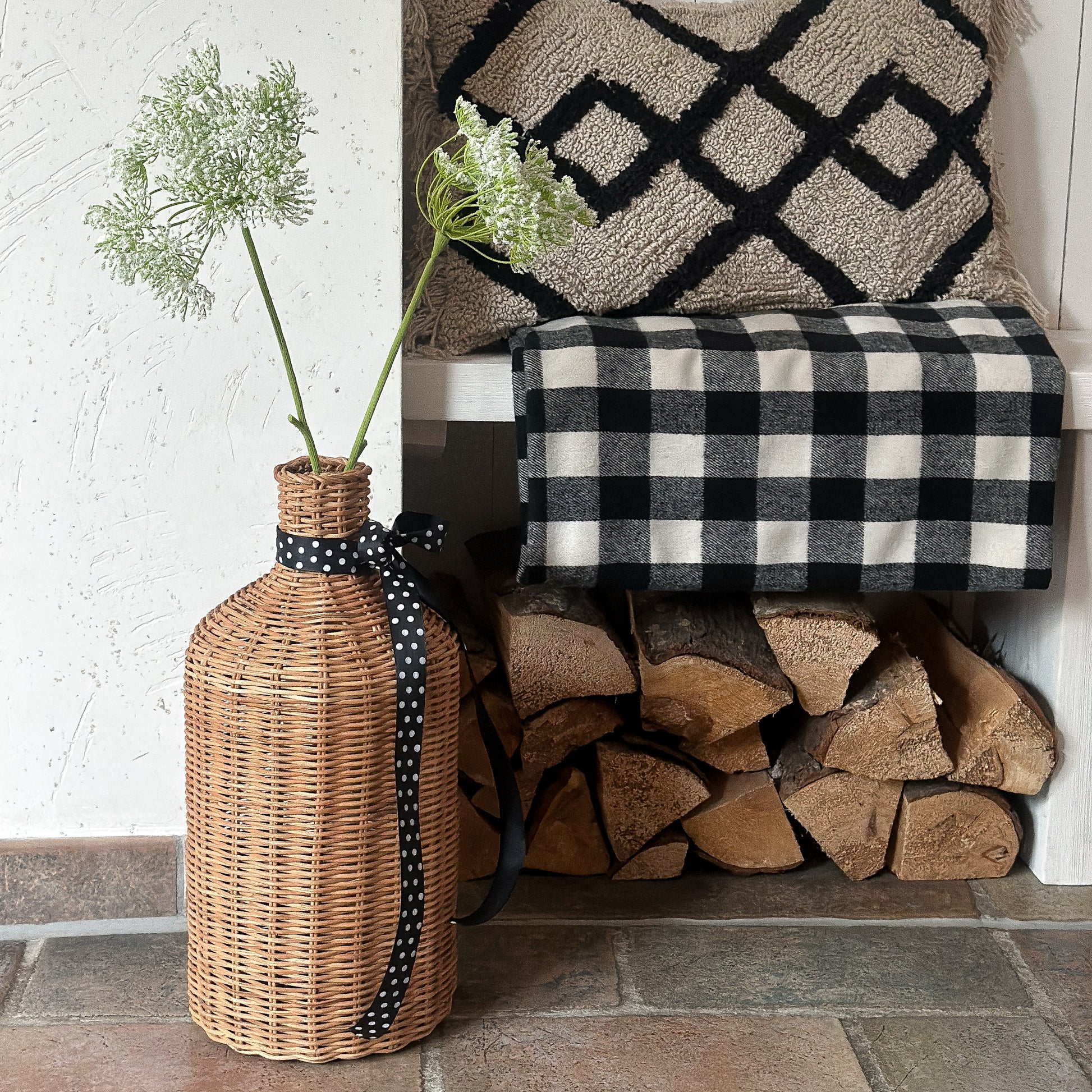 Hohe Blumenvase Flasche "Skandi Loft" von Wohnen auf dem Land aus Rattan, 40cm, natürliche Farbgebung, skandinavischer Stil