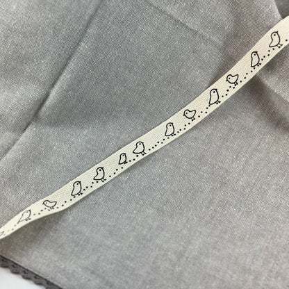 Dekoband "Küken" von Wohnen auf dem Land, buntes Band mit Küken-Motiv, ideal für Dekorationen und Bastelprojekte.