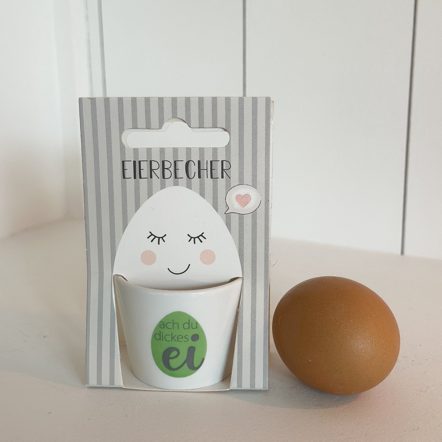 Eierbecher mit Spruch „Frühstücksgruß“ im Geschenk-Set mit 3 Designs von Wohnen auf dem Land, für den Frühstückstisch.