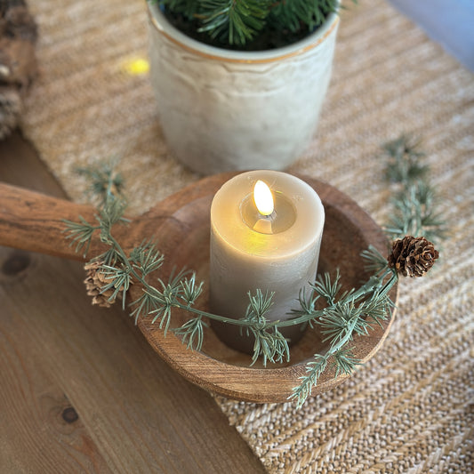 LED Kerze "Calme" Grau Taupe 5,5 x 8,5cm - Wohnen auf dem Land