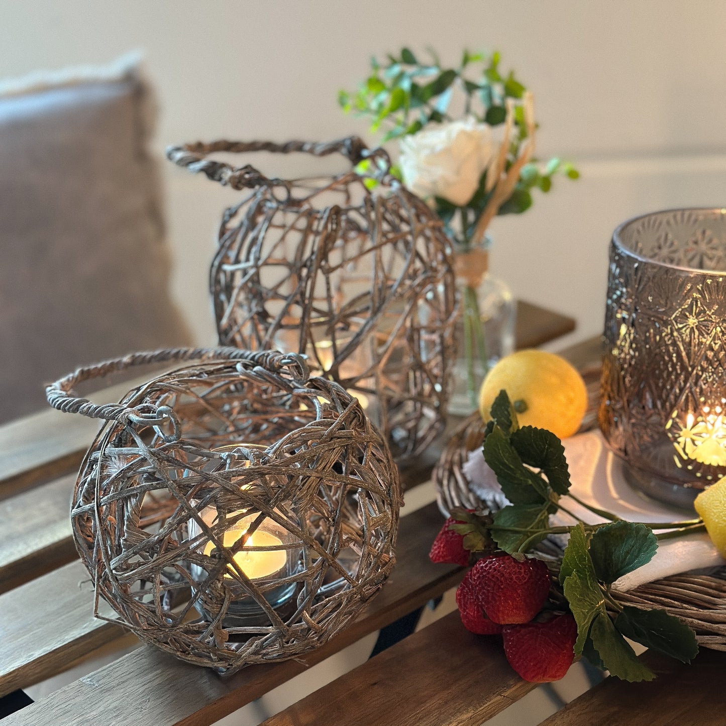 Windlicht mit Henkel "Sienna" Rankengeflecht mit Glas 2 Varianten - Wohnen auf dem Land