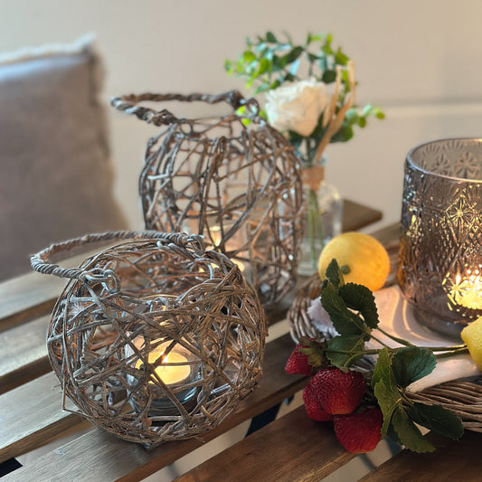 Windlicht mit Henkel "Sienna" Rankengeflecht mit Glas 2 Varianten - Wohnen auf dem Land