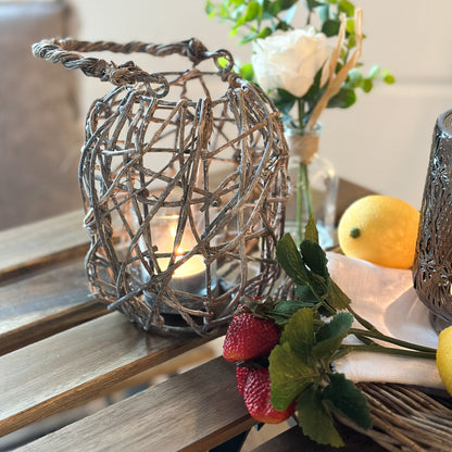 Windlicht mit Henkel "Sienna" Rankengeflecht mit Glas 2 Varianten - Wohnen auf dem Land