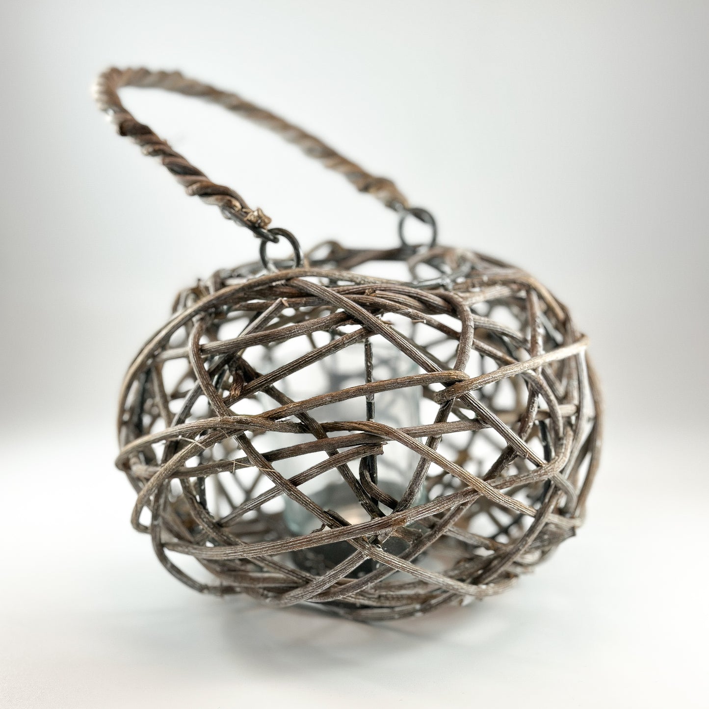 Windlicht mit Henkel "Sienna" Rankengeflecht mit Glas 2 Varianten - Wohnen auf dem Land