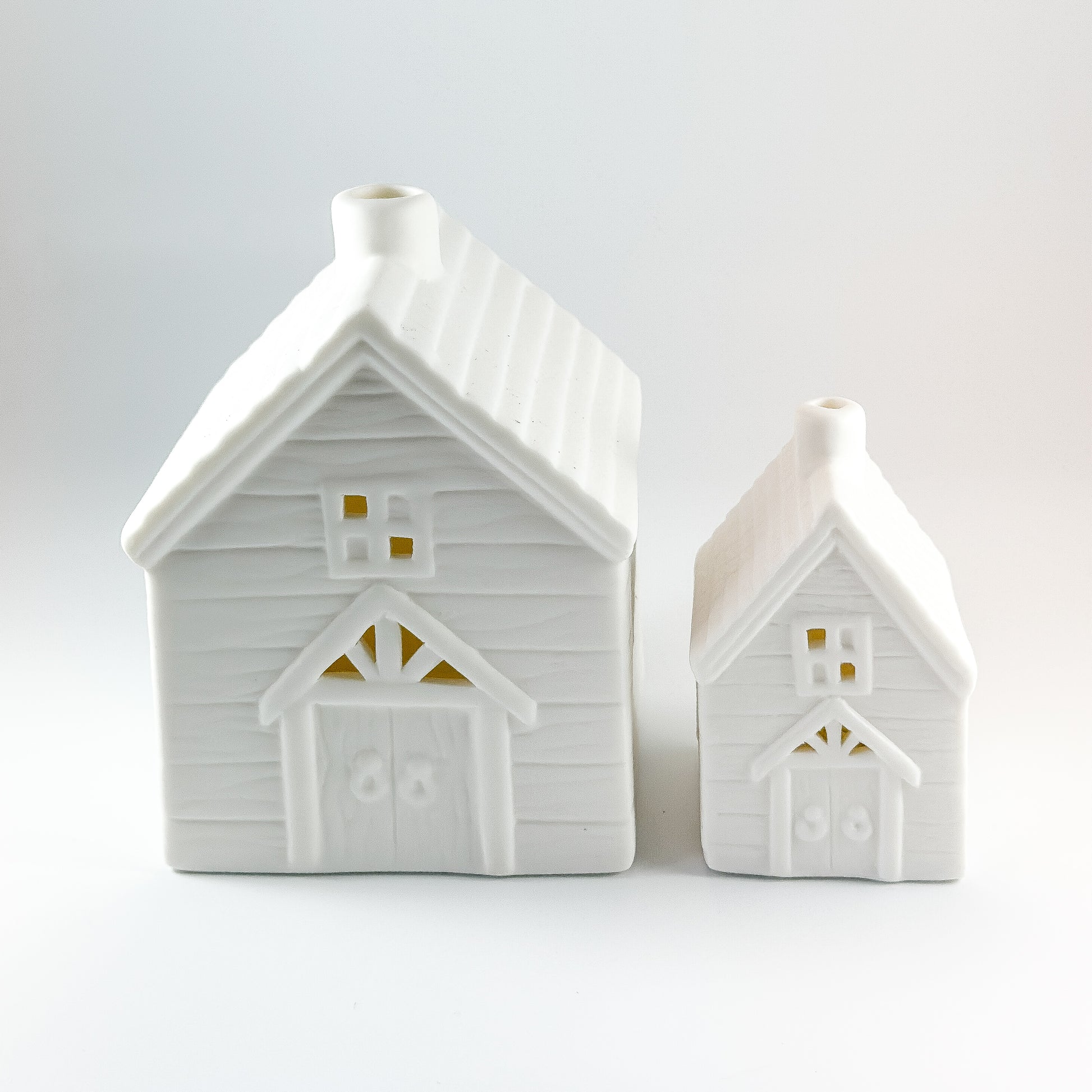 LED Lichthaus "Logs" Porzellan Tür Eckig Weiß 2 Größen - Wohnen auf dem Land