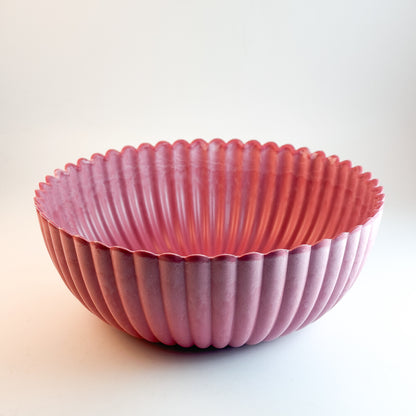 Große pinke Kunststoff-Schale "Talinn" von Wohnen auf dem Land, ideal als Pflanzpot oder Dekorationsstück