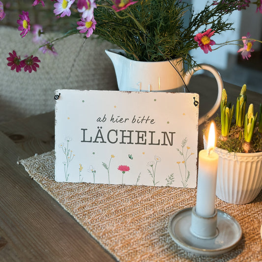 Schild Aufhänger "Lächeln" Metall Vintage Weiß Bunt - Wohnen auf dem Land