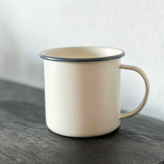 Tasse Becher "Avoir" Henkel Metall Creme - Wohnen auf dem Land
