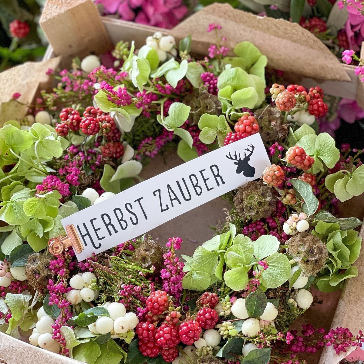 Handgebundener Herbstkranz mit Hortensien Heide und Beeren
