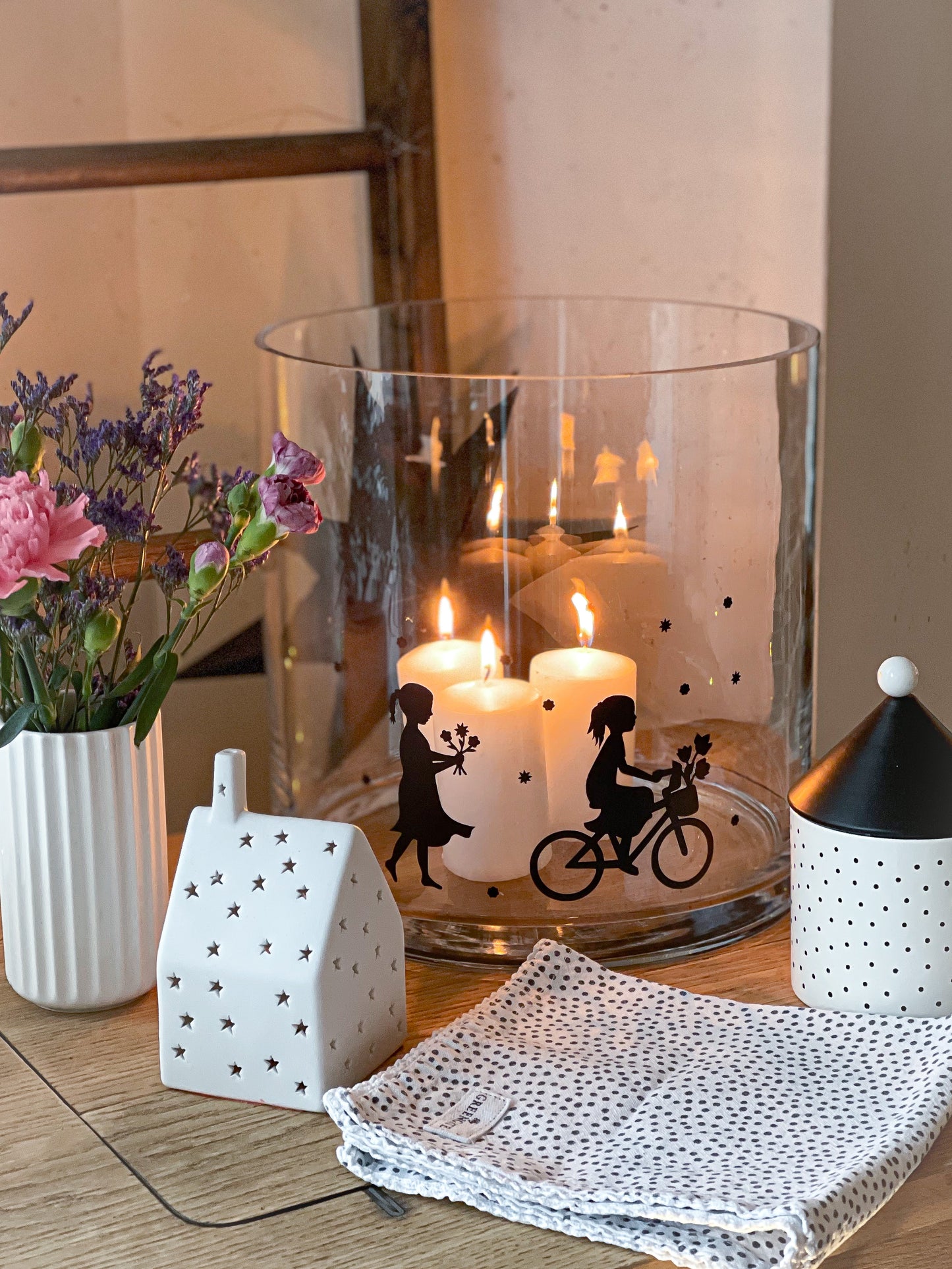 Aufkleber "Blumen-Mädchen" - Wohnen auf dem Land