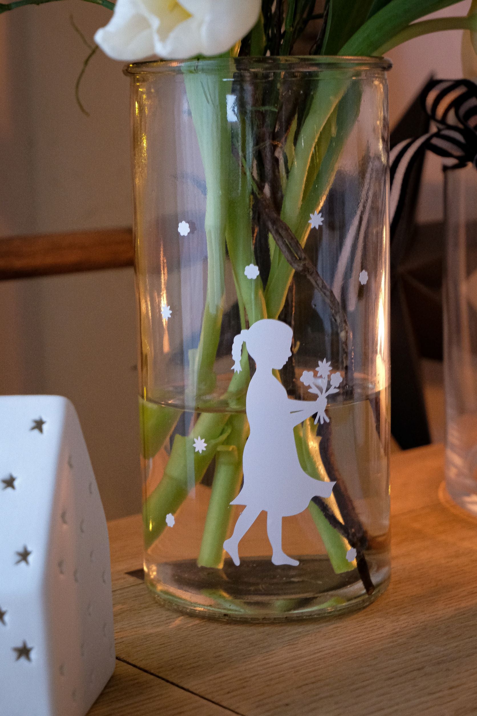 Aufkleber "Blumen-Mädchen" - Wohnen auf dem Land